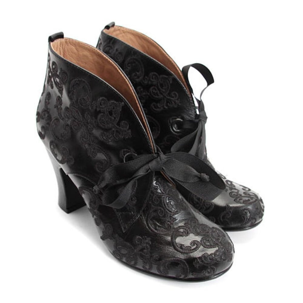 Fluevog Daily Miracles Stunner Black & Embroidery
